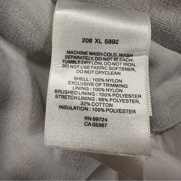 Women's White Quilted Jacket - Picture 7 of 9